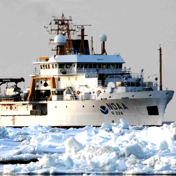 NOAA Fisheries Research Vessel